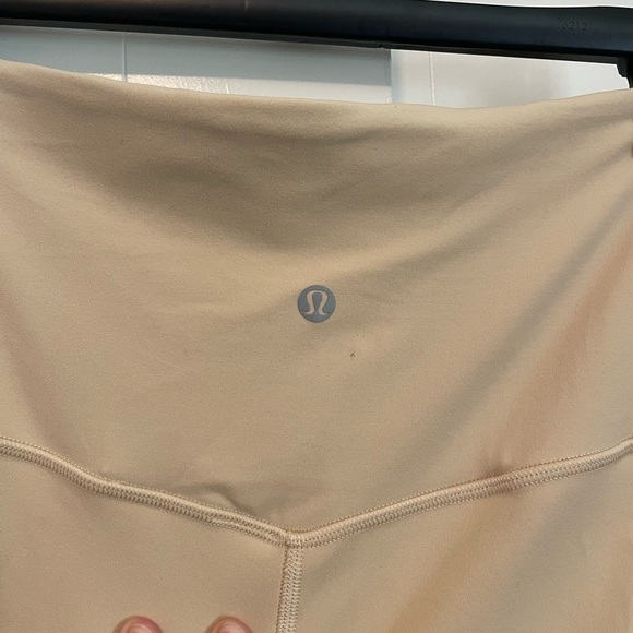 Lululemon Align High-Rise Pant with Pockets 25"
Prosecco size 8 - Picture 4 of 7